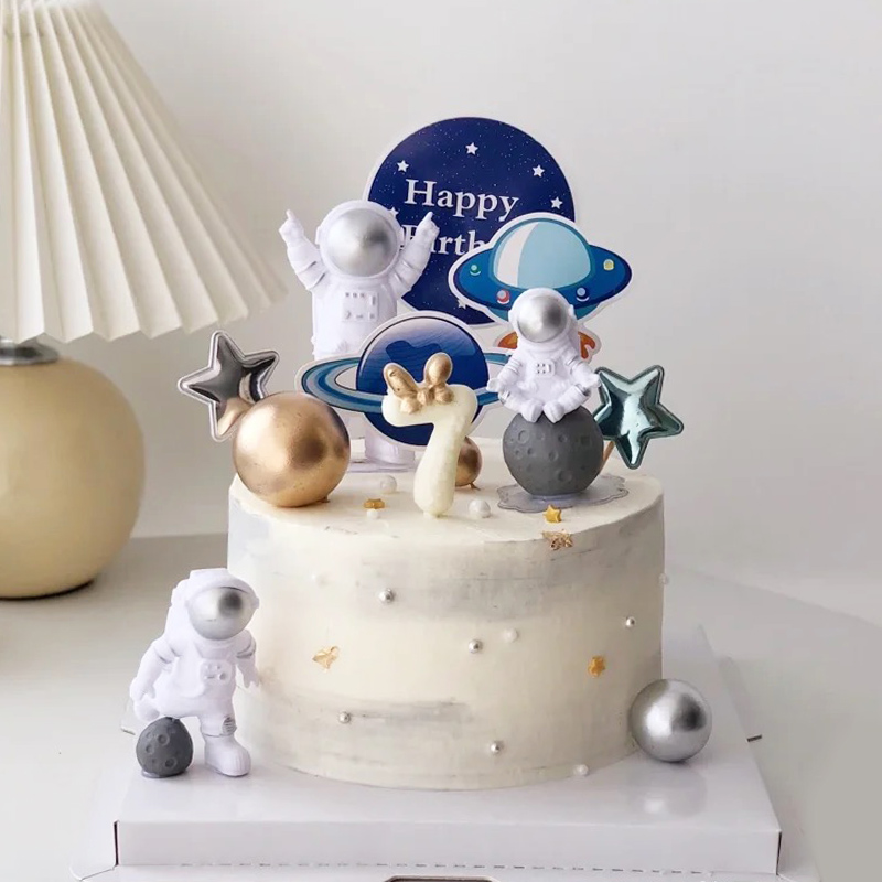 Resin Art Alphabet - Nhà Du Hành Vũ Trụ Bánh